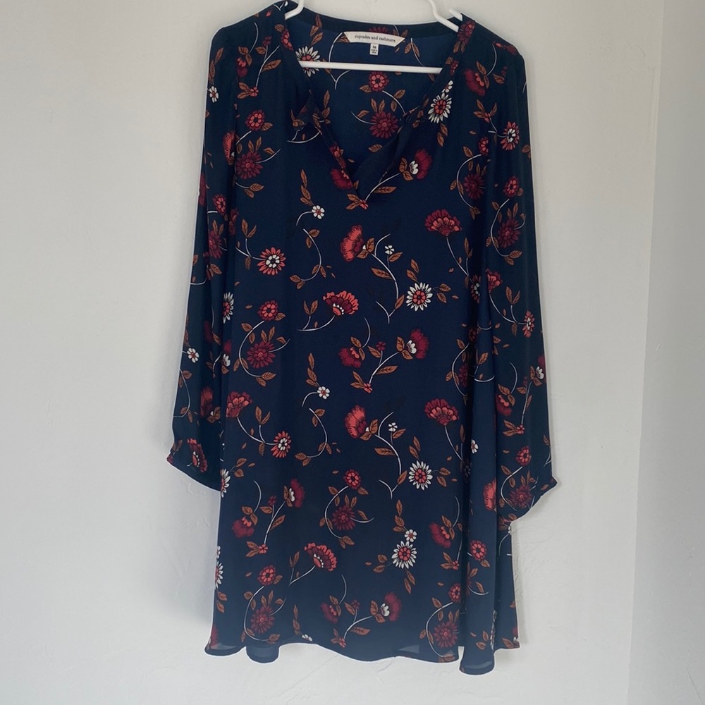 Cupcakes and Cashmere dress size M